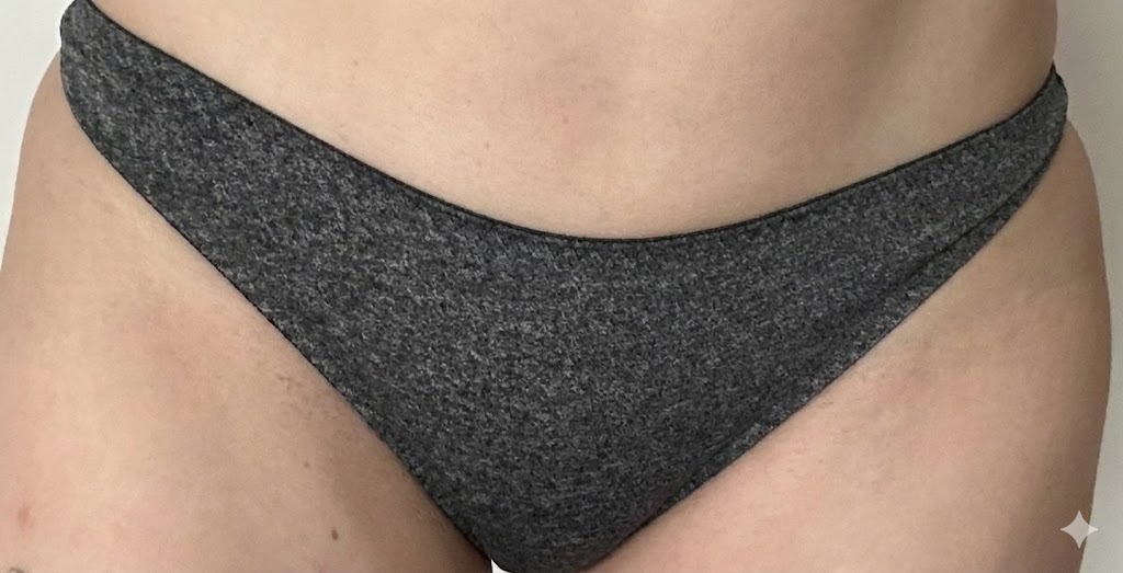 Arts Spuren der Frau – Tanga grau